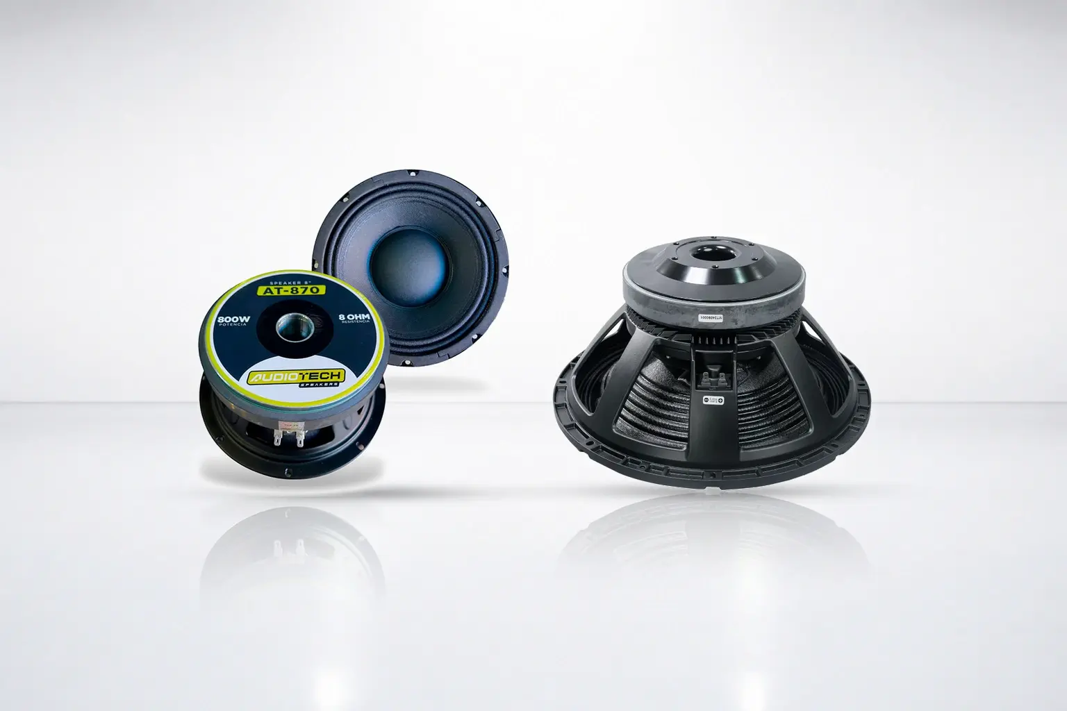 Parlante: Parlante Audiotech 8 At-870 800W, Parlante MTE 18 451Fc 3600W